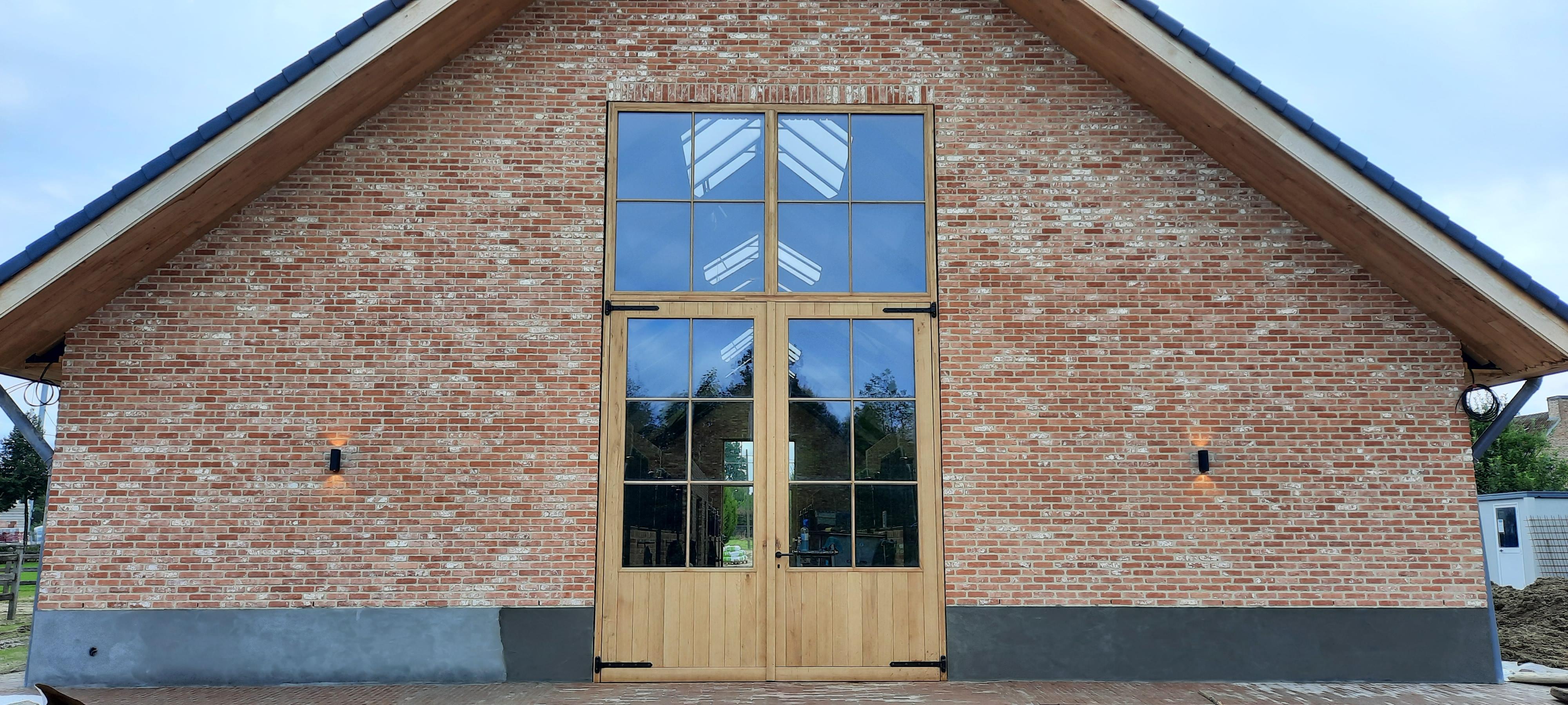 eiken hoeve poort in paarden stal